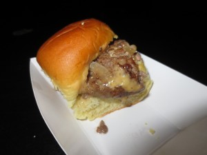 NY_Burger_Week_Guns_n_Roses_Appetite_For_Destruction_Burger_Beer_Dinner_050113__5484