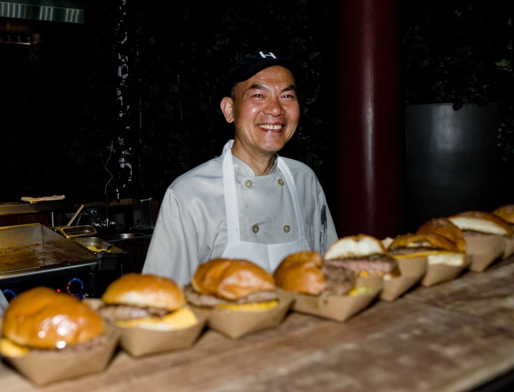 NY_The_Burger_Week_NYC_2014_Event_NY_Burger_Feast_Hudson_Hotel_Bash_NY_Burger_Feast_Burger_Maker__0181