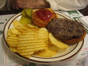 Famoores_Family_restaurant_Oil_City_Pennsylvania_Burger_conquest_rev_ciancio_092509 011