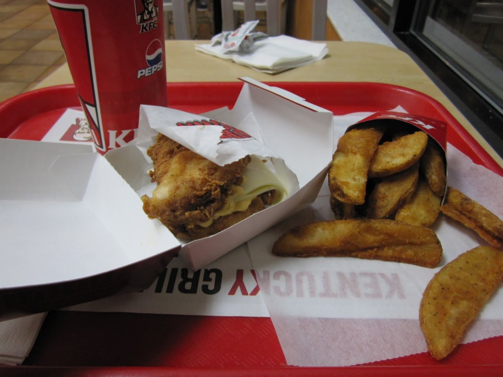 KFC_Double_Down_Burger_Conquest_Bacon_Cheese_Review_NYC_041010_002