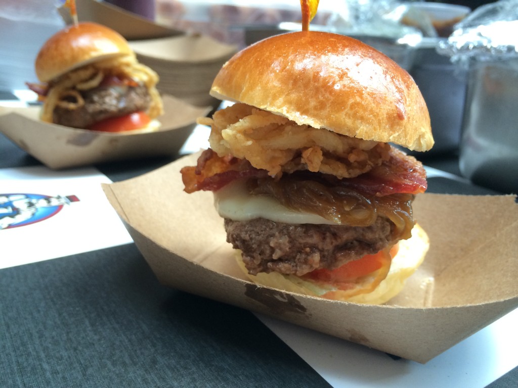 NY_The_Burger_Week_NYC_2014_Event_NY_Burger_Feast_Hudson_Hotel_Bash_NY_Burger_Feast_Burger_Maker_4119