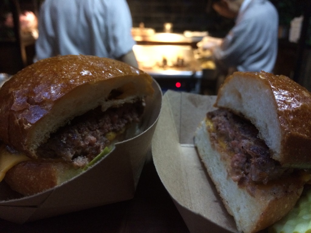 NY_The_Burger_Week_NYC_2014_Event_NY_Burger_Feast_Hudson_Hotel_Bash_NY_Burger_Feast_Burger_Maker_4148