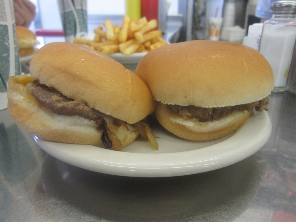 Bates_Hamburgers_Livonia_Michigan_Burger_Conquest_Rev_vs_Business_Insider_Best_Burgers_America_IMG_5463