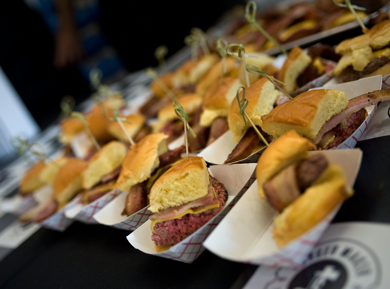 bacon_and_beer_classic_nyc_citi_field_2014_burger_conquest_winners_photos_information_05